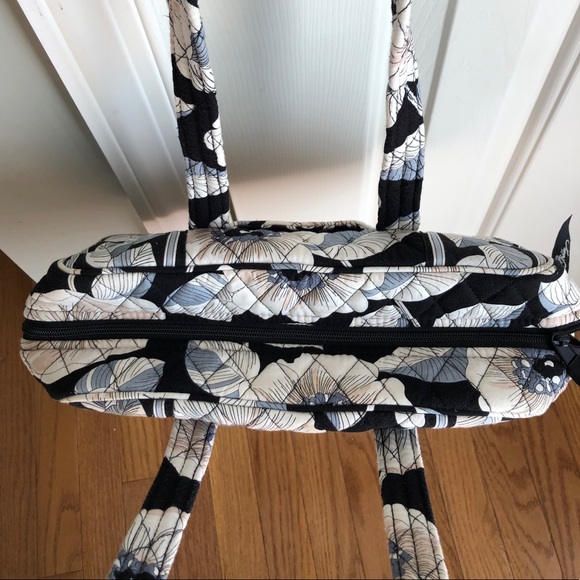 🌟Vera Bradley Camellia Pattern Bag🌟 - Picture 6 of 8